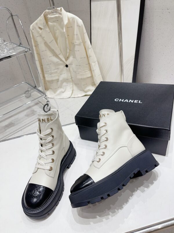 New Collection Chanel Shoes 402