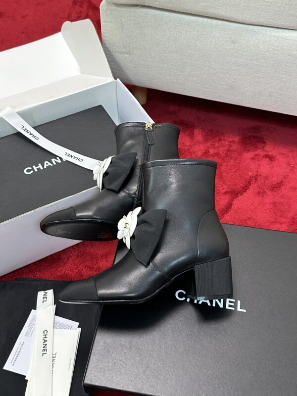 New Collection Chanel Shoes 392