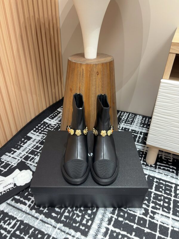 New Collection Chanel Shoes 395