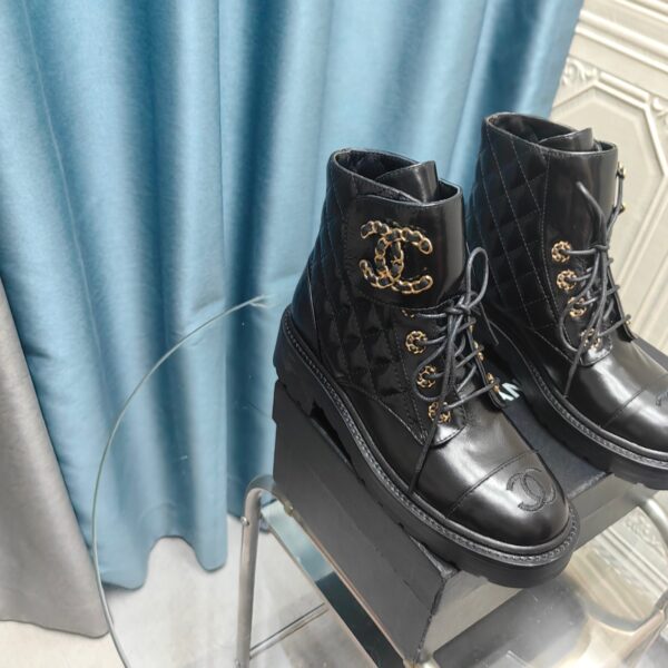 New Collection Chanel Shoes 372