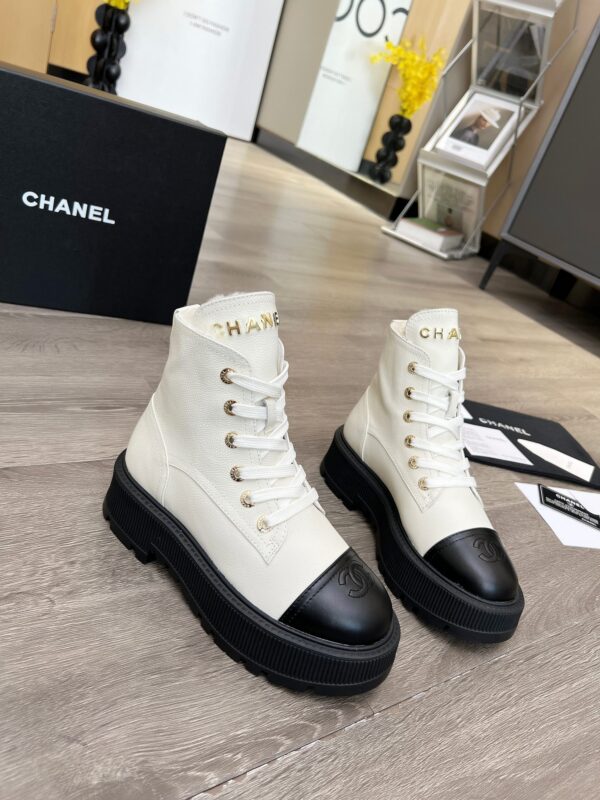 New Collection Chanel Shoes 405