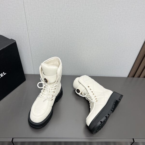 New Collection Chanel Shoes 371