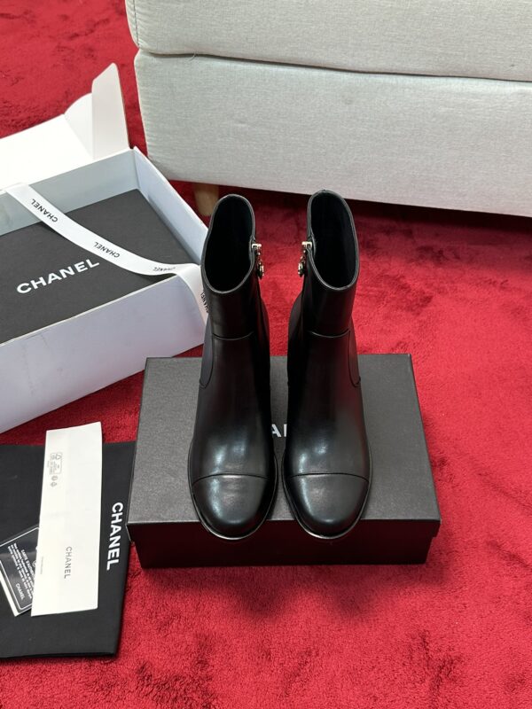 New Collection Chanel Shoes 384