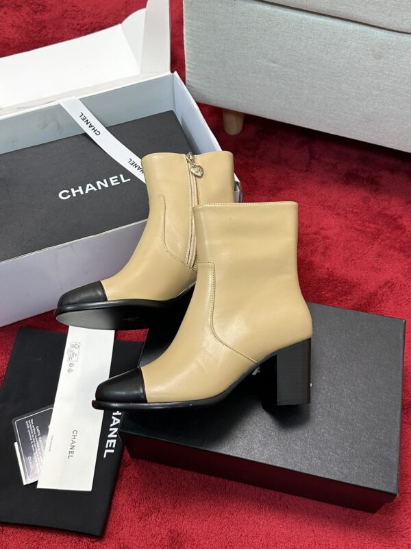 New Collection Chanel Shoes 384