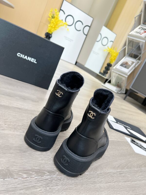 New Collection Chanel Shoes 405