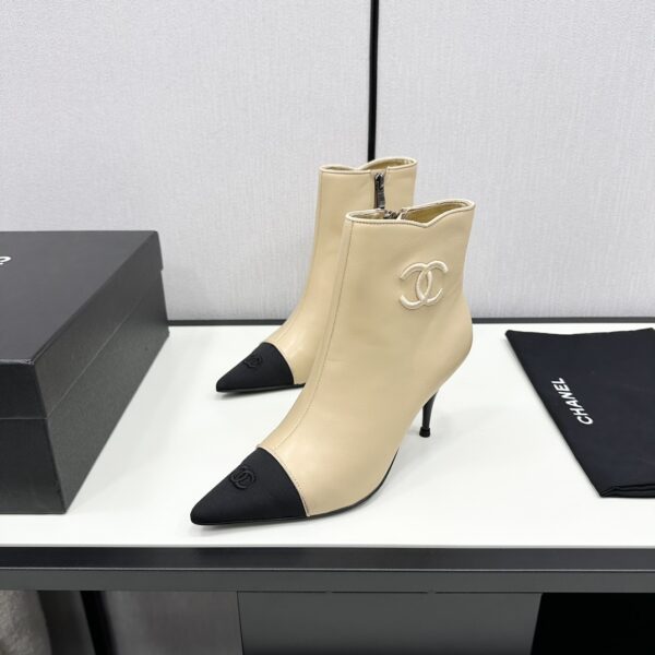 New Collection Chanel Shoes 359