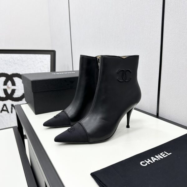 New Collection Chanel Shoes 359