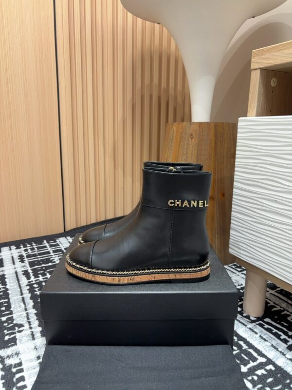 New Collection Chanel Shoes 396