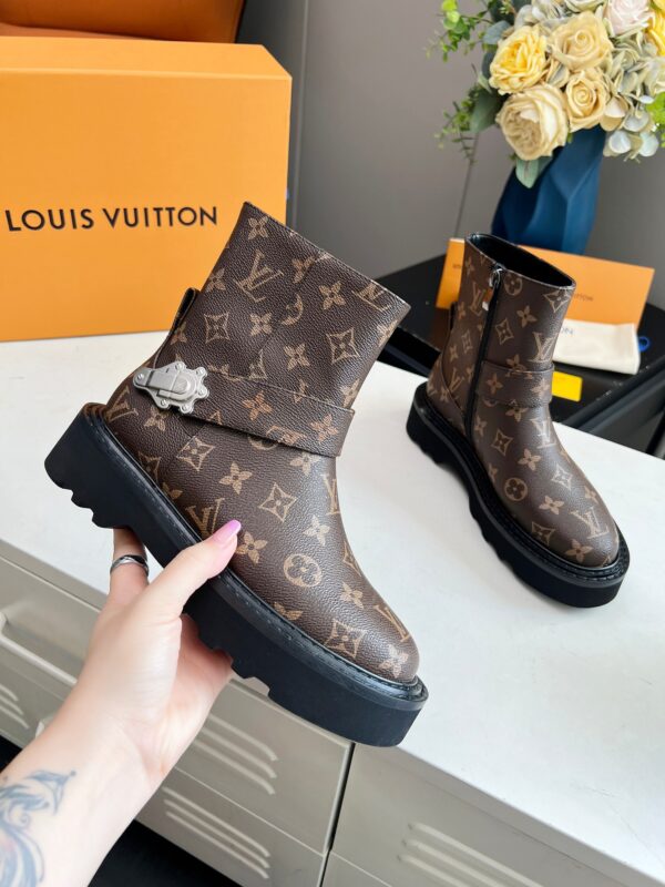 New Collection LV Shoes 0337