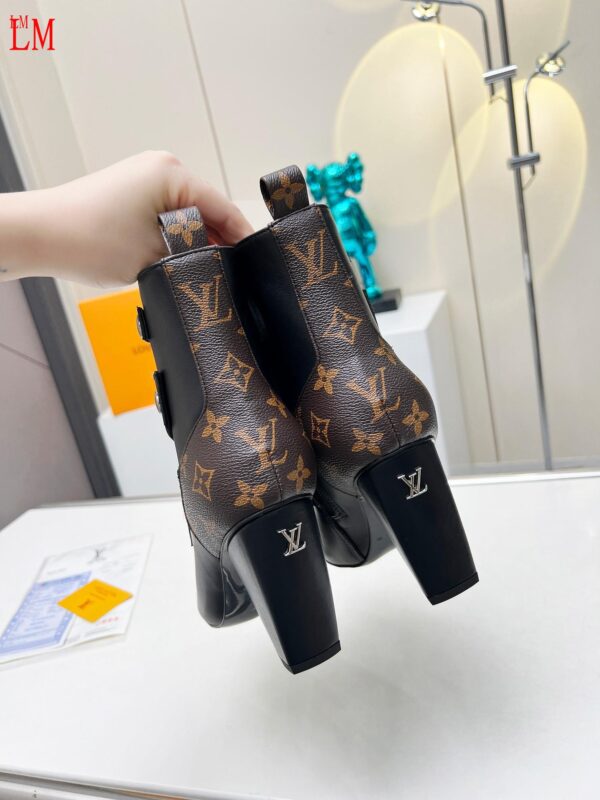 New Collection LV Shoes 0381