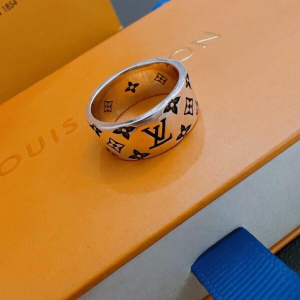 New Collection LV Ring 008