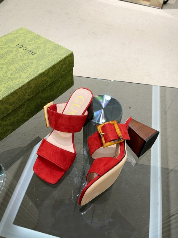 New Collection Gucci Shoes 320