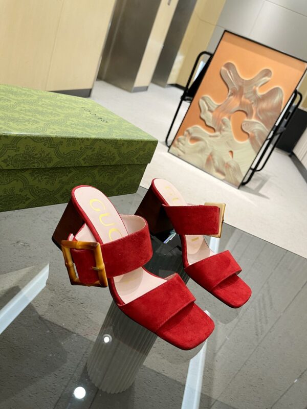 New Collection Gucci Shoes 320