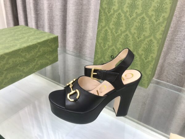 New Collection Gucci Shoes 327