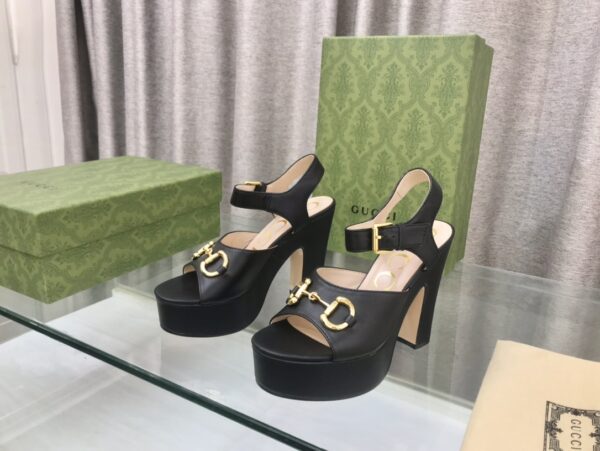 New Collection Gucci Shoes 327