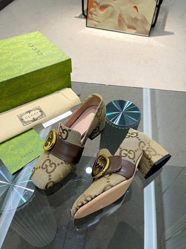 New Collection Gucci Shoes 323