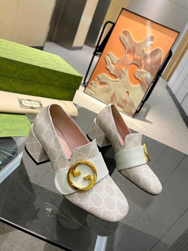 New Collection Gucci Shoes 323