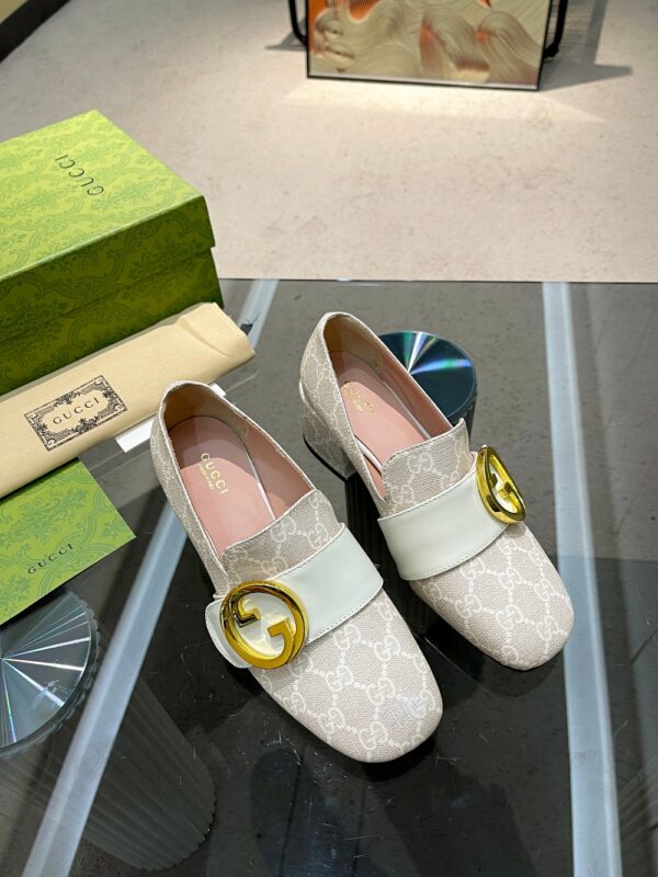 New Collection Gucci Shoes 323