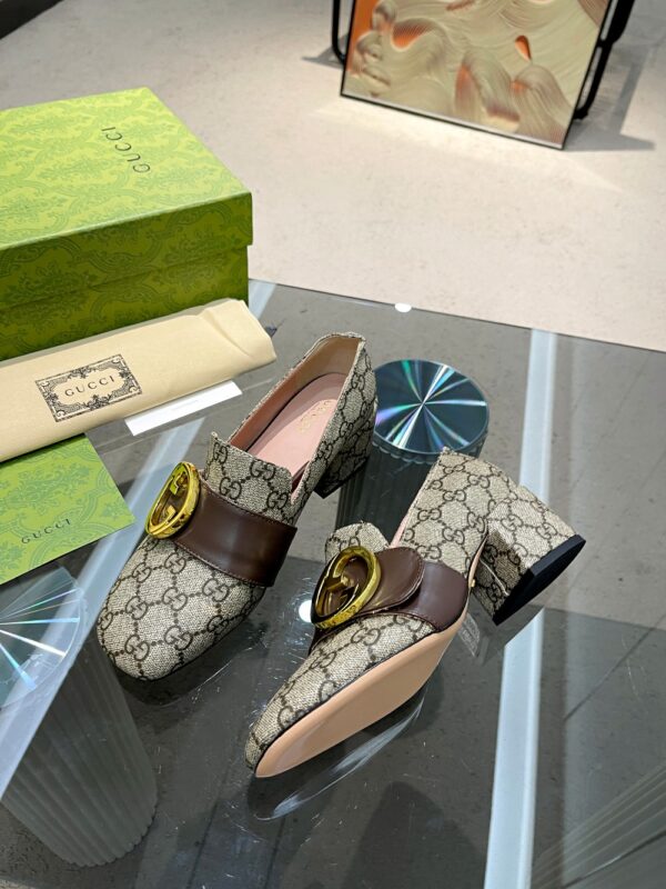 New Collection Gucci Shoes 323