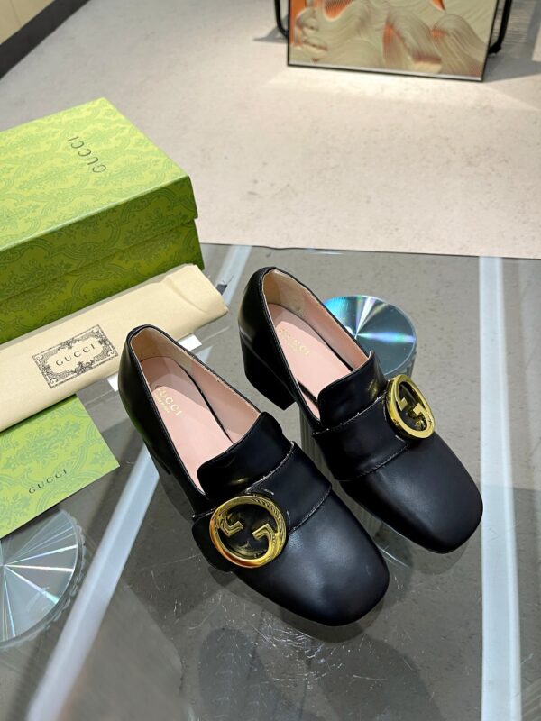 New Collection Gucci Shoes 323