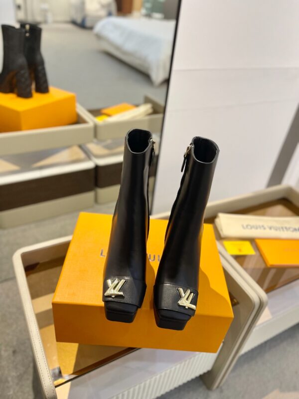 New Collection LV Shoes 0415