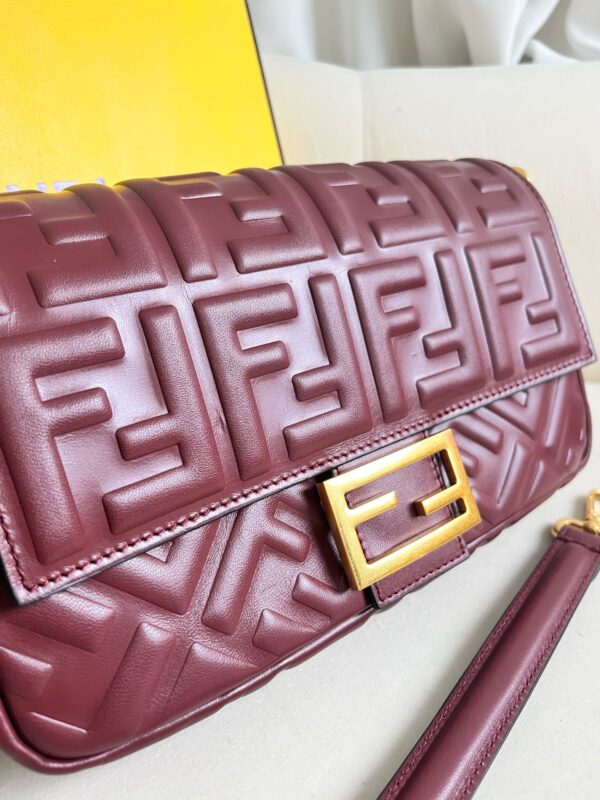 New Collection Fendi Bag 162