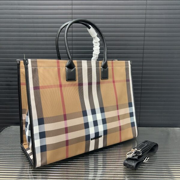 New Collection Burberry Bag 084