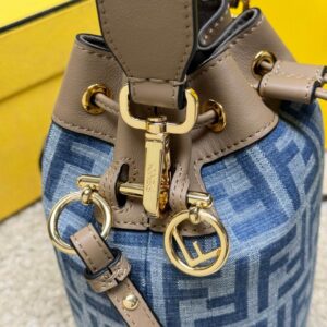 9913 12X18X10cm WP 3 1951551