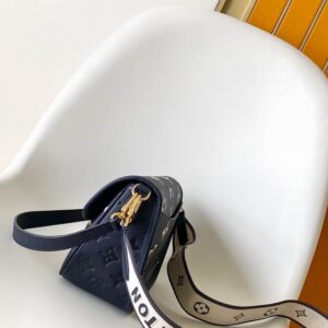 M47161 23X16X8.5cm WP 1 1950752