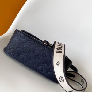 M47161 23X16X8.5cm WP 3 1950750