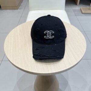 Chanel cap (97) 2932099