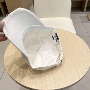 Chanel cap (98) 2932100