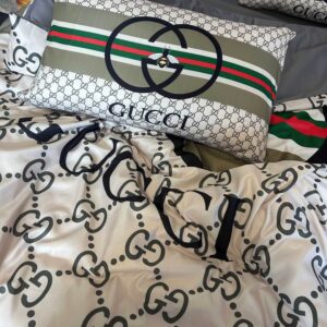 Gucci 2.0x2.3m (7) 3133001