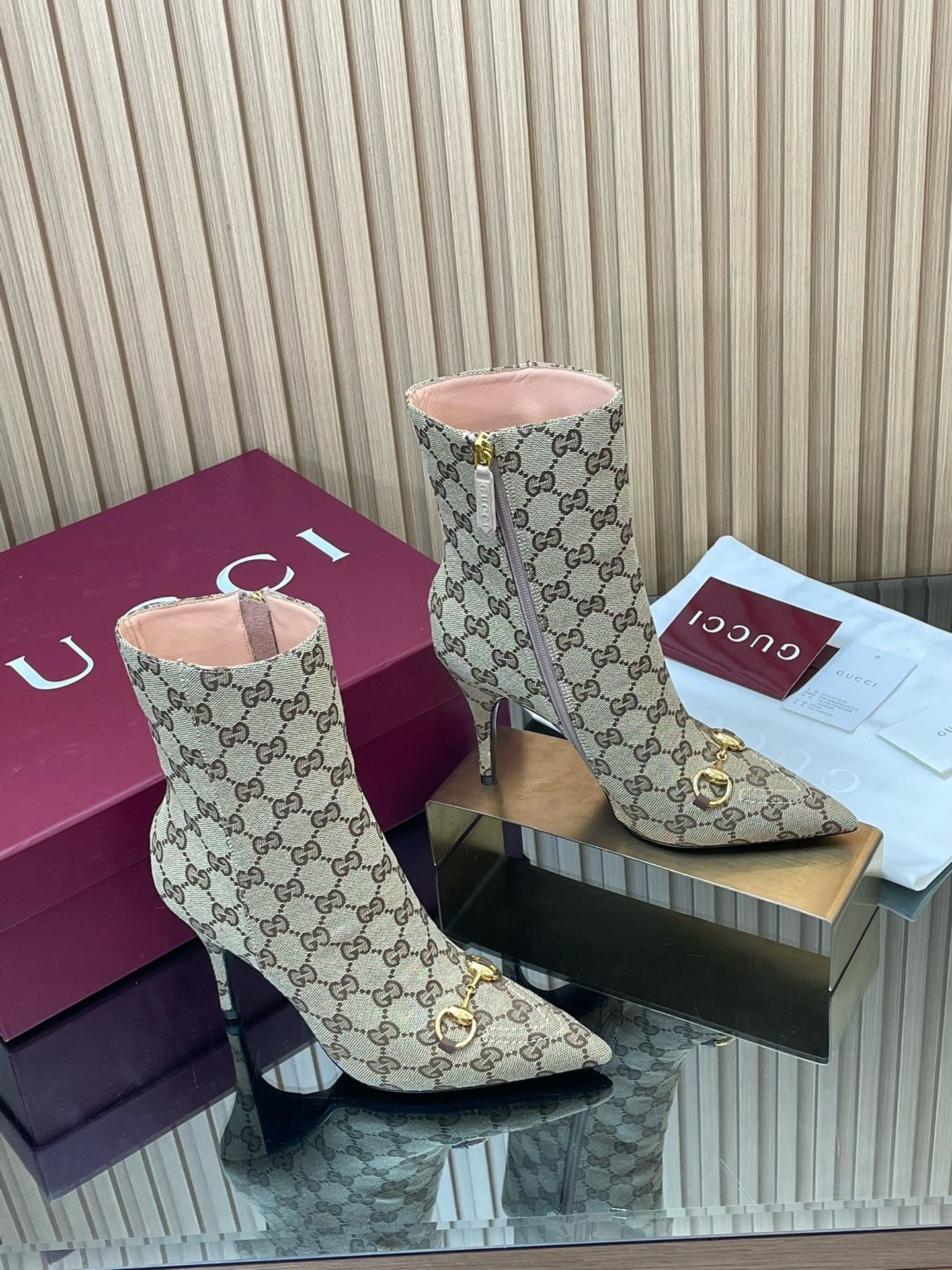 New Collection Gucci Shoes 364 New Collection Gucci Shoes 364