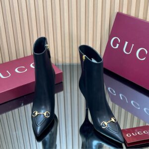 New Collection Gucci Shoes 361
