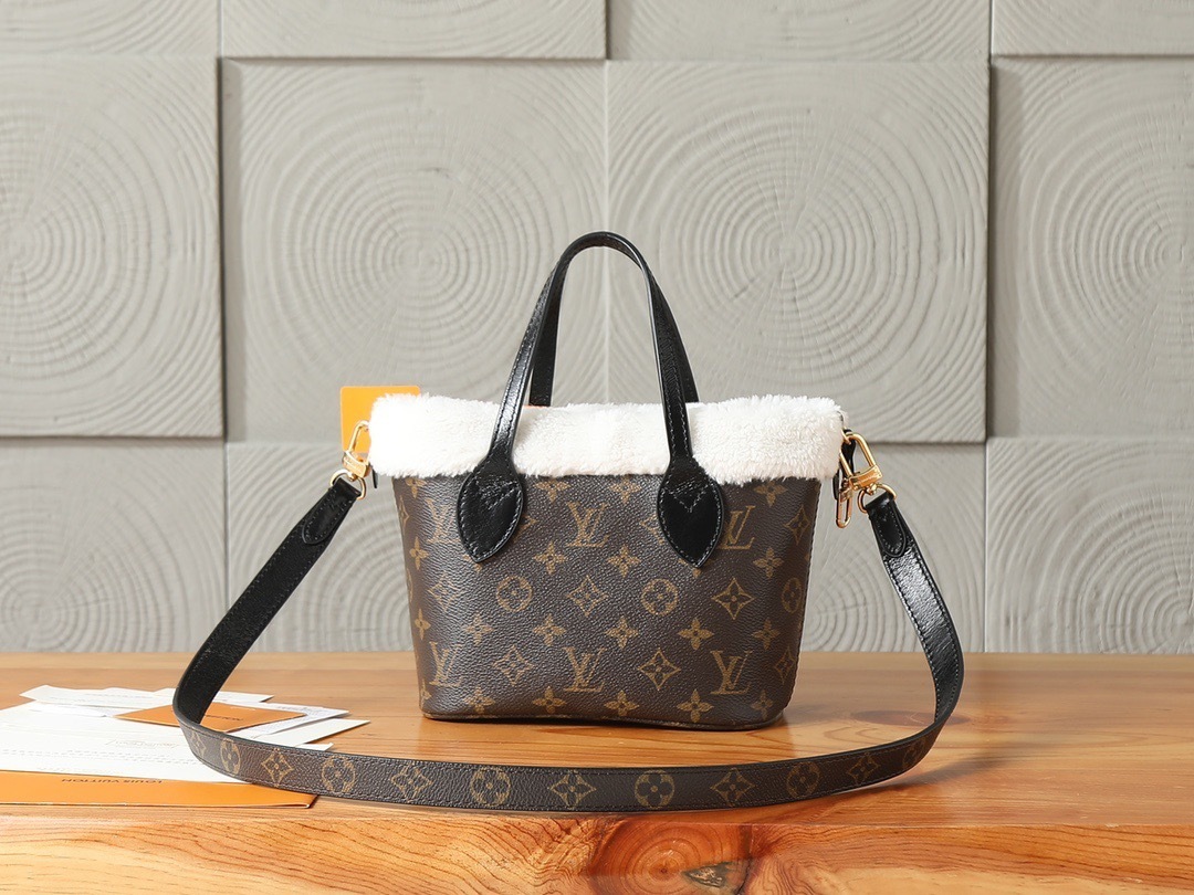 New Collection LV Bag 2486 New Collection LV Bag 2486