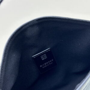 Givenchy Voyou 19x16 5x4cm ss9 1979527