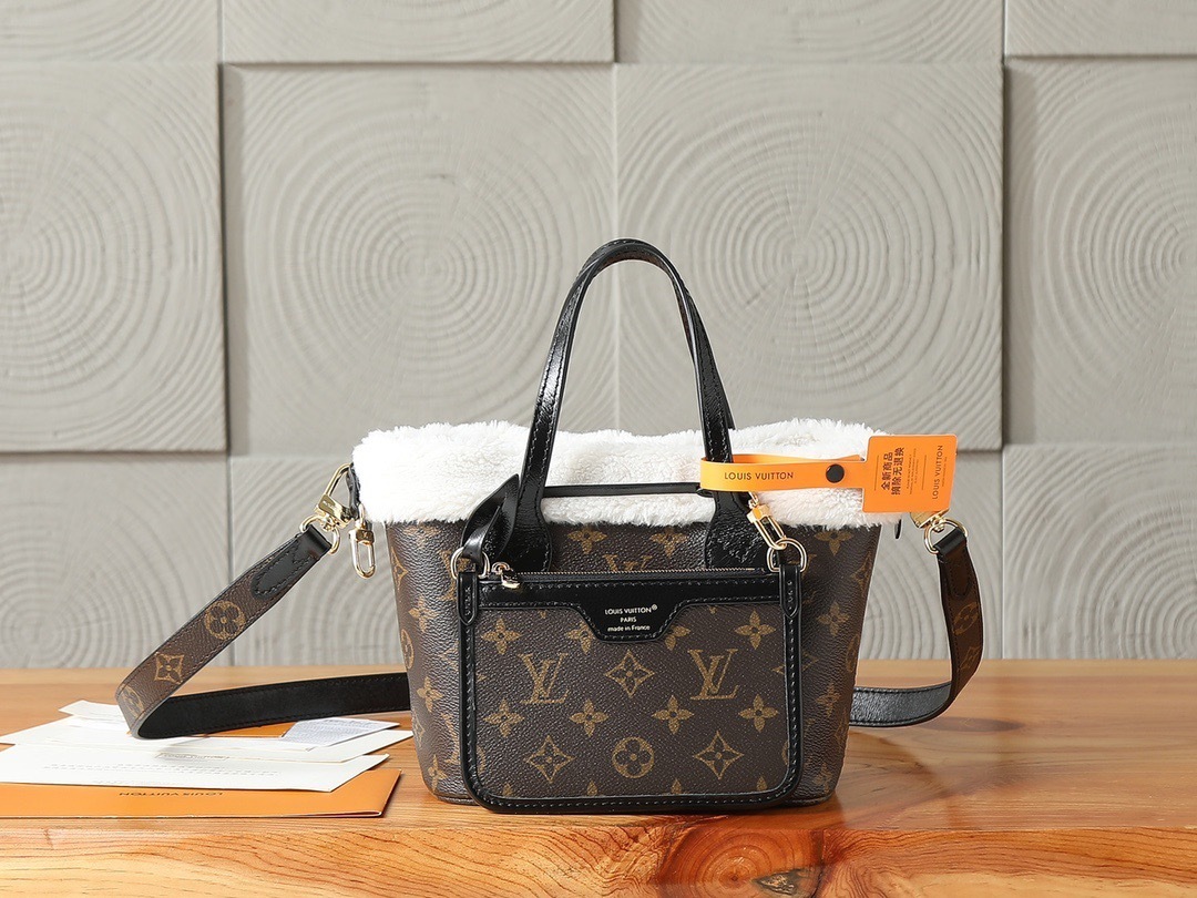 New Collection LV Bag 2486 New Collection LV Bag 2486