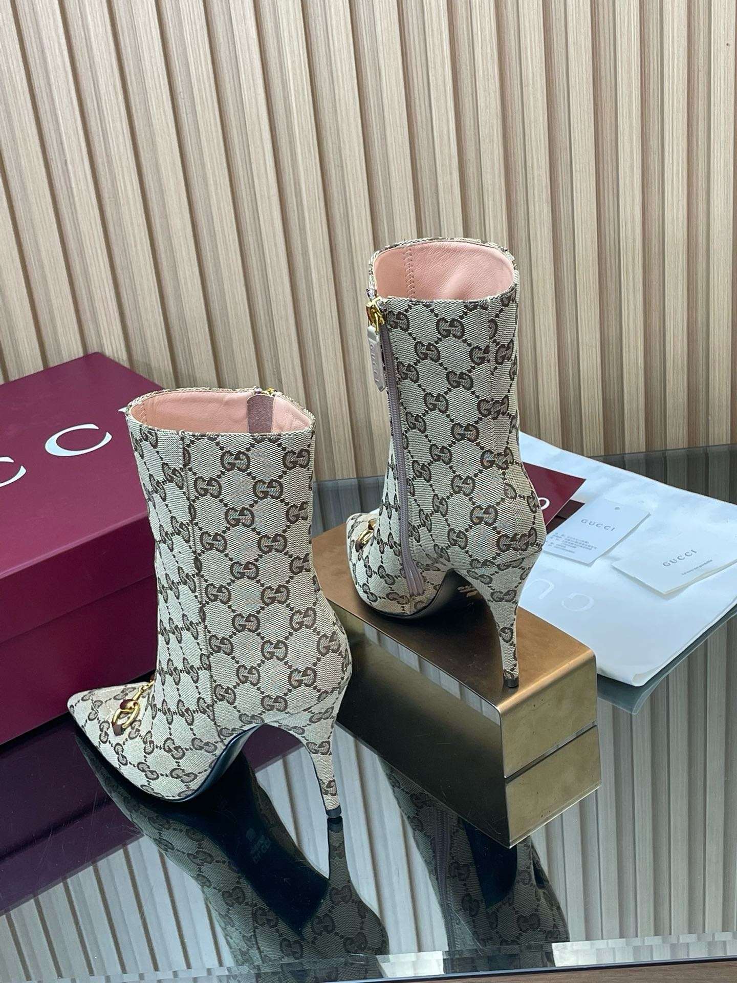 New Collection Gucci Shoes 364 New Collection Gucci Shoes 364