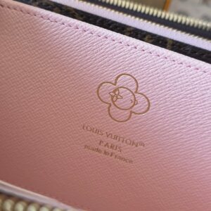 New Collection LV Bag 2520 6 3ef86c32