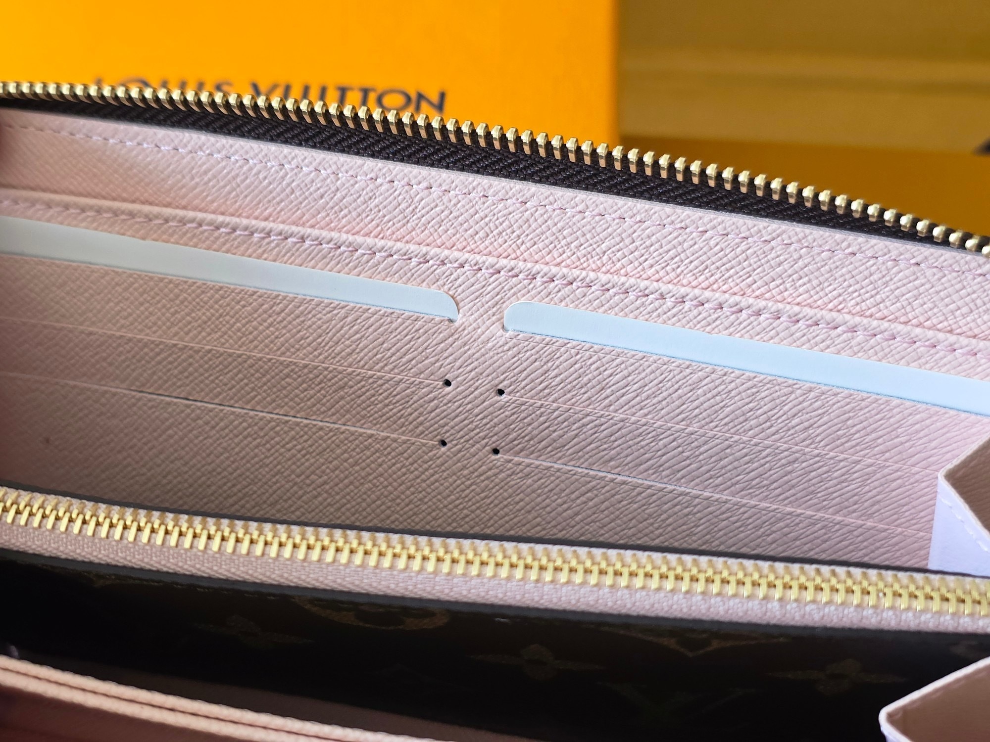 New Collection LV Bag 2520 New Collection LV Bag 2520