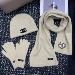 Chanel scarf hat gloves (32) 3422286