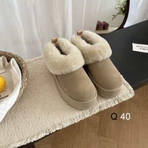 UGG sz35 40 HX1101 04 2720338
