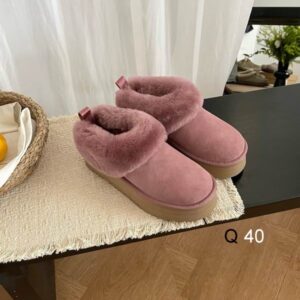 UGG sz35 40 HX1101 08 2720334
