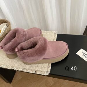 UGG sz35 40 HX1101 09 2720333