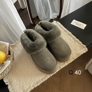 UGG sz35 40 HX1101 12 2720330