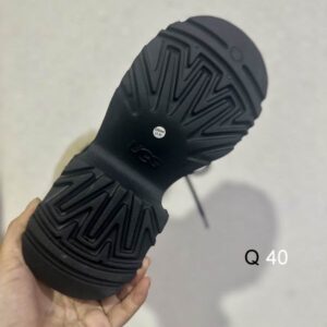 UGG sz35 40 HX1106 04 2720350