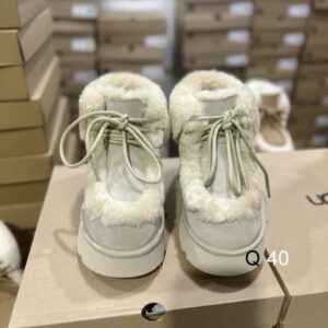 UGG sz35 40 HX1106 05 2720349