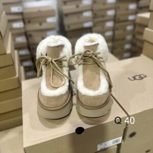UGG sz35 40 HX1106 09 2720345