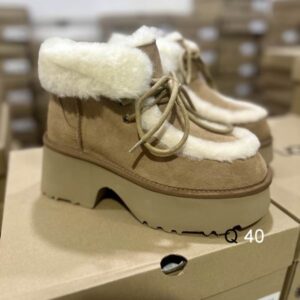 UGG sz35 40 HX1106 10 2720344